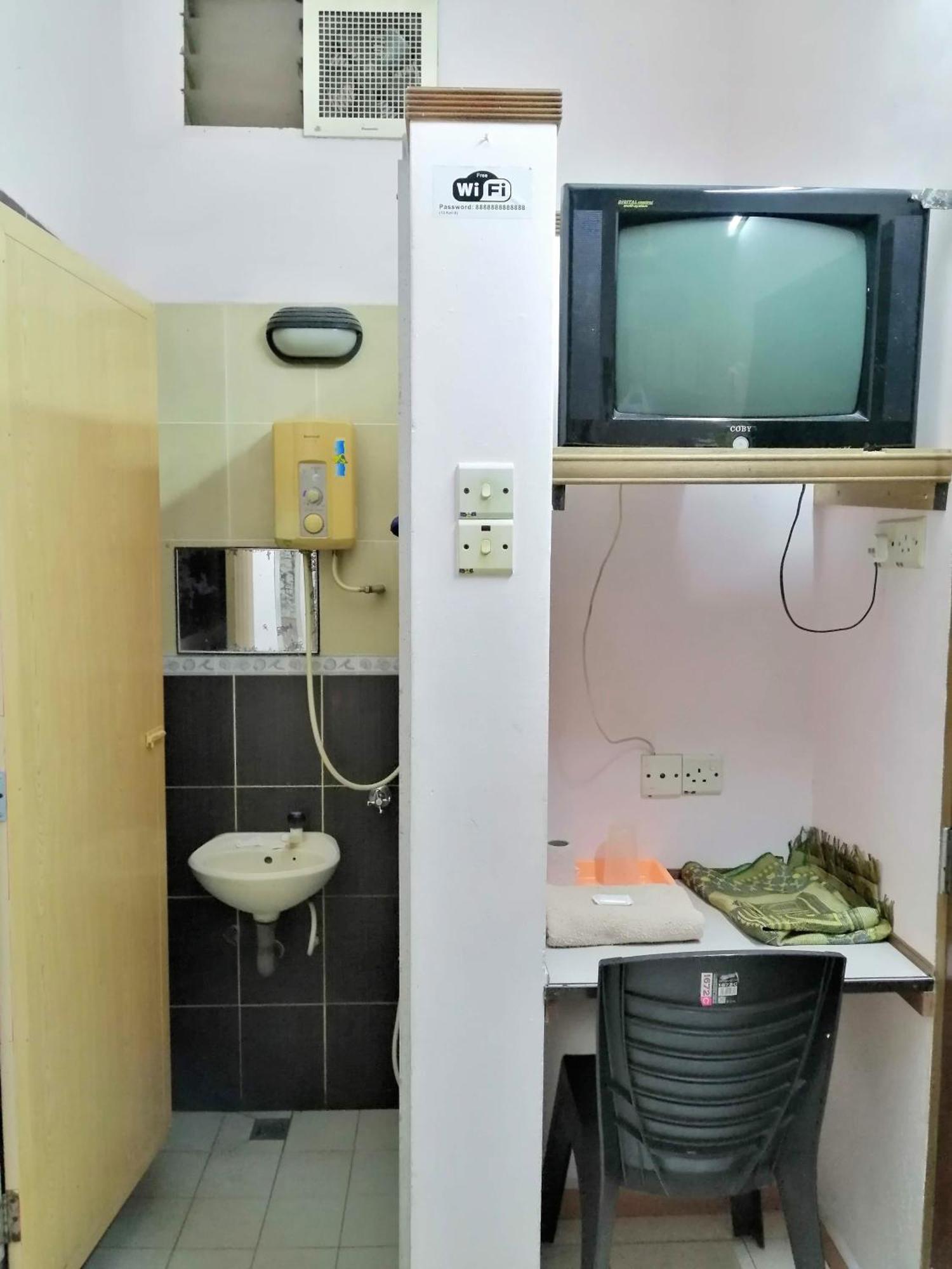 New Budget Inn Hotel Chukai Buitenkant foto