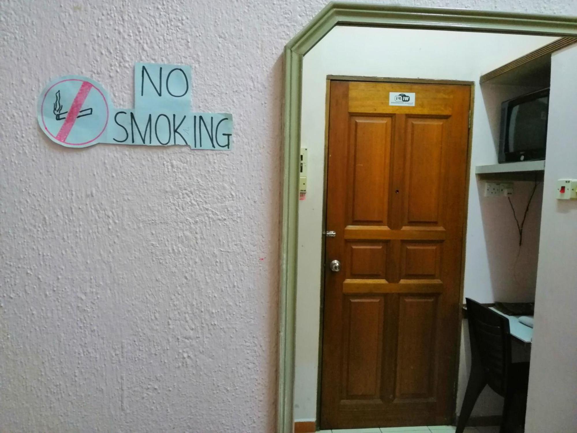 New Budget Inn Hotel Chukai Buitenkant foto