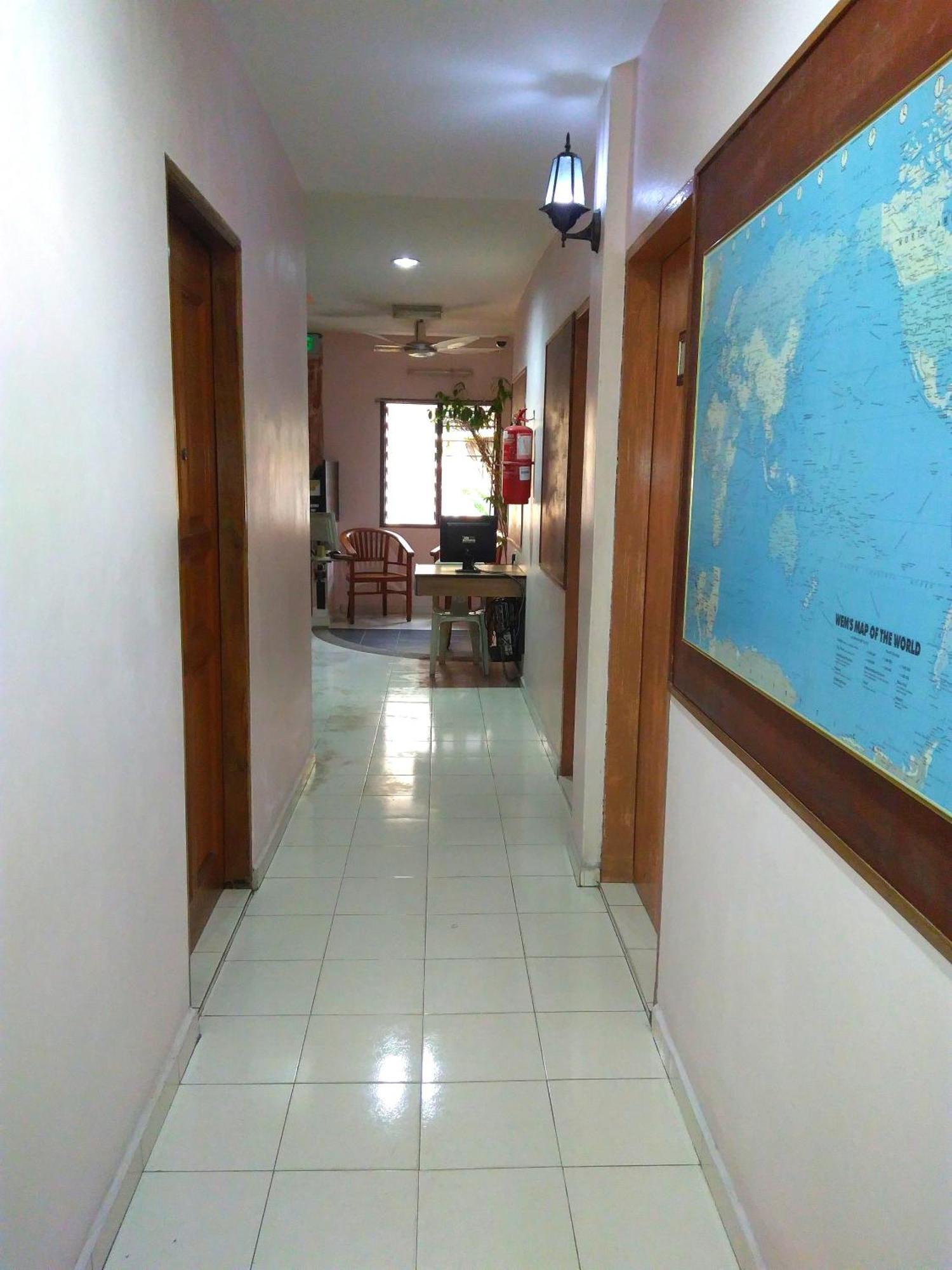 New Budget Inn Hotel Chukai Buitenkant foto