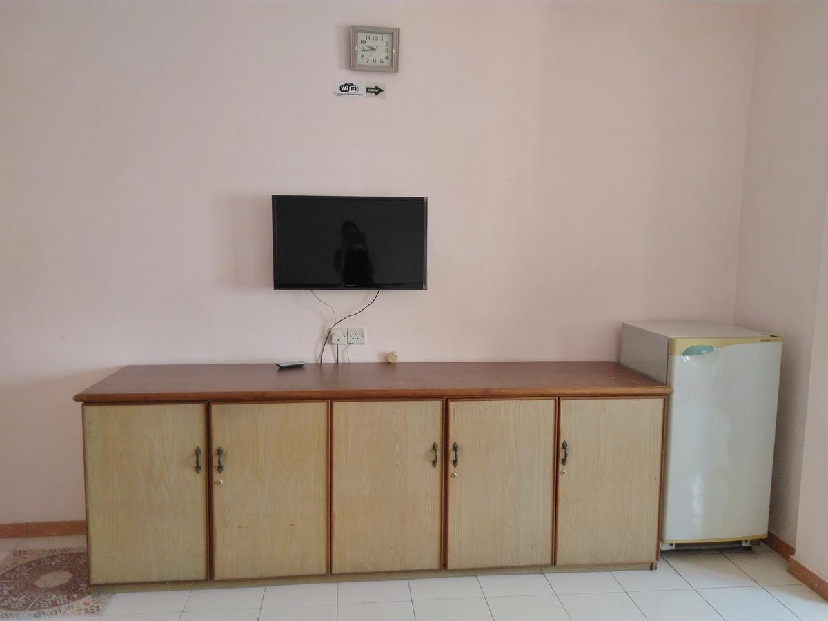 New Budget Inn Hotel Chukai Buitenkant foto
