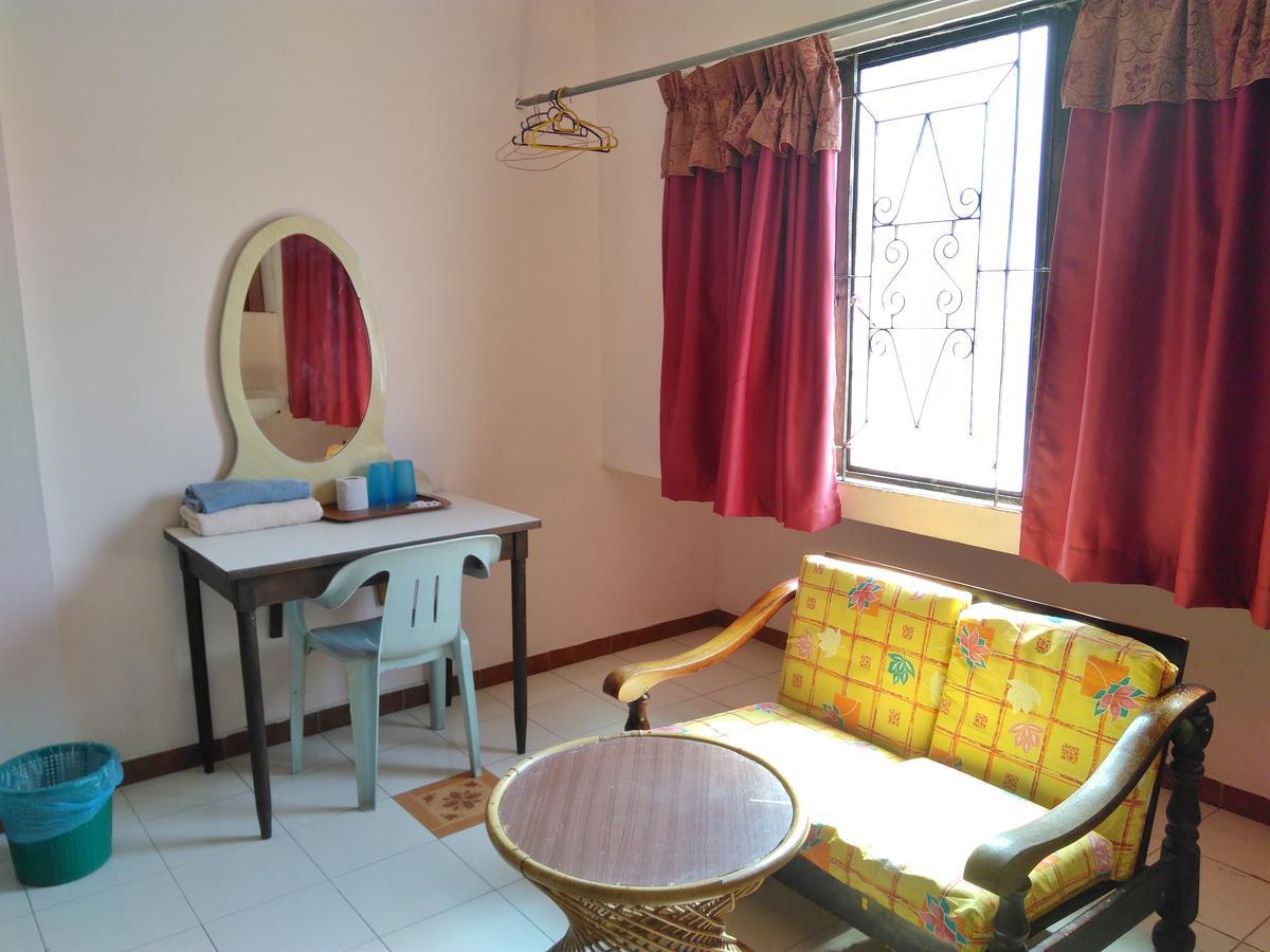 New Budget Inn Hotel Chukai Buitenkant foto