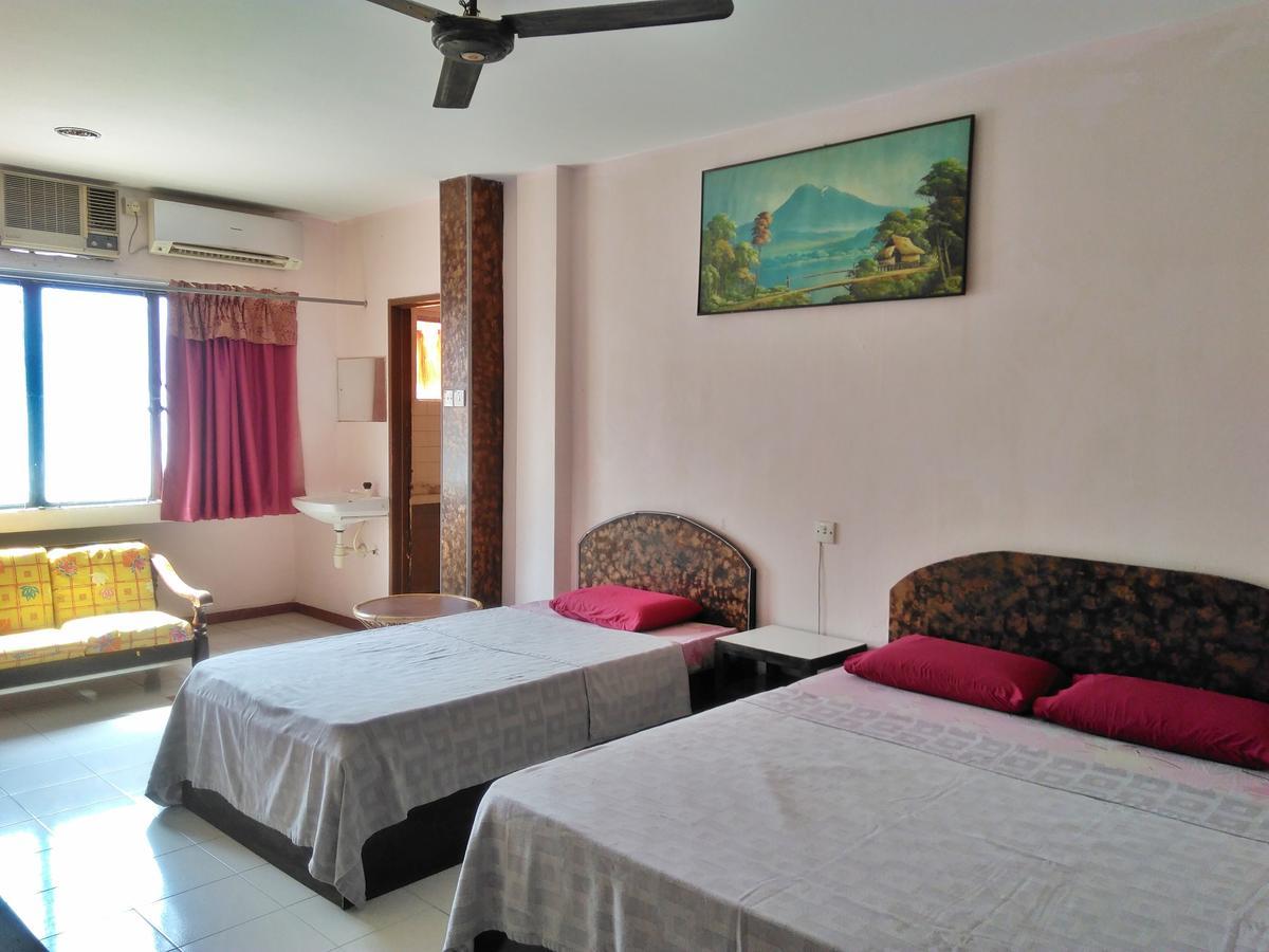 New Budget Inn Hotel Chukai Buitenkant foto