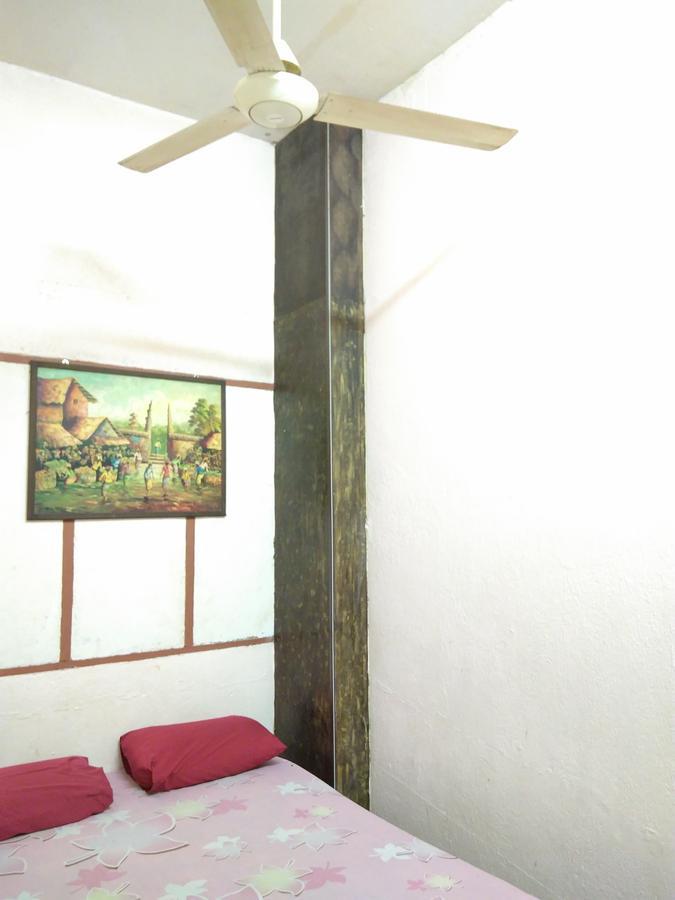 New Budget Inn Hotel Chukai Buitenkant foto