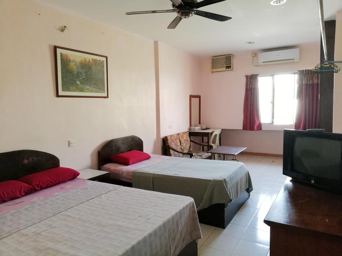 New Budget Inn Hotel Chukai Buitenkant foto