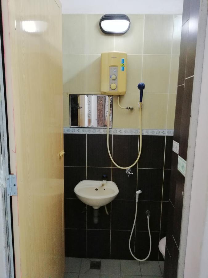 New Budget Inn Hotel Chukai Buitenkant foto