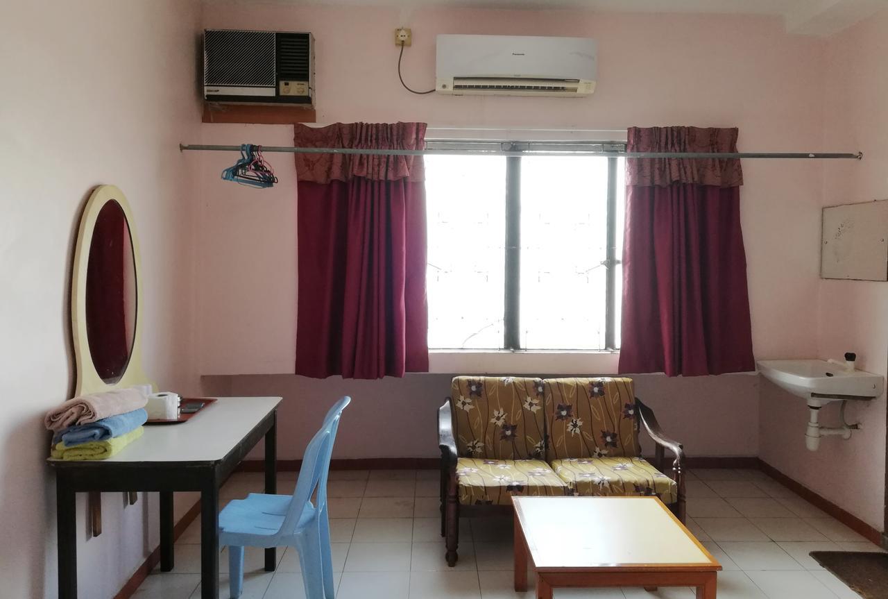 New Budget Inn Hotel Chukai Buitenkant foto